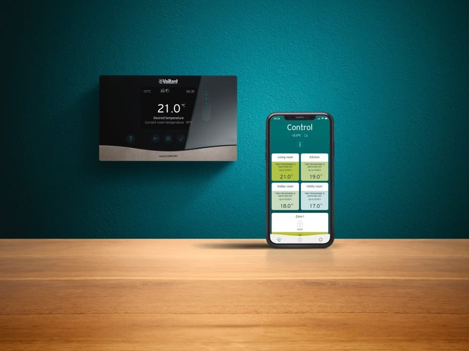 Régulateur sensoHOME et téléphone portable avec application