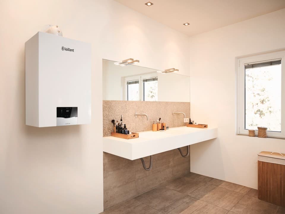 Chaudière gaz à condensation ecoTEC plus dans la salle de bains